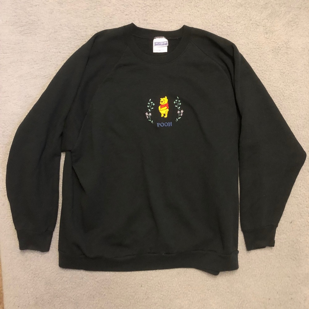 Vtg Winnie the Pooh Sweatshirt Black Embroidered Disney 90s Fruit of the Loom